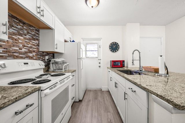 1117 Lake Terrace 207, Boynton Beach, FL 33426