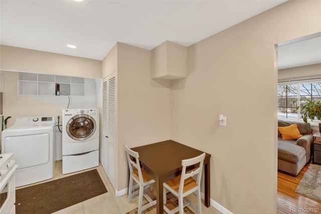 1059 Dunleavy Drive, Highland Charter Township, MI 48356