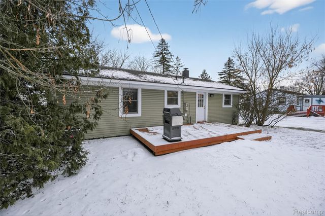 1059 Dunleavy Drive, Highland Charter Township, MI 48356