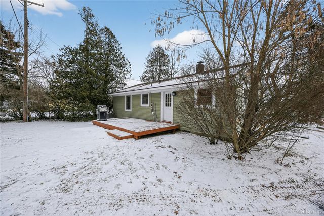 1059 Dunleavy Drive, Highland Charter Township, MI 48356