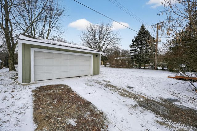 1059 Dunleavy Drive, Highland Charter Township, MI 48356