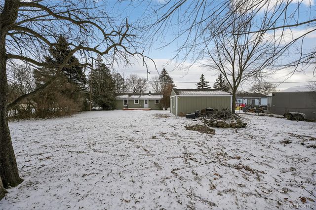 1059 Dunleavy Drive, Highland Charter Township, MI 48356