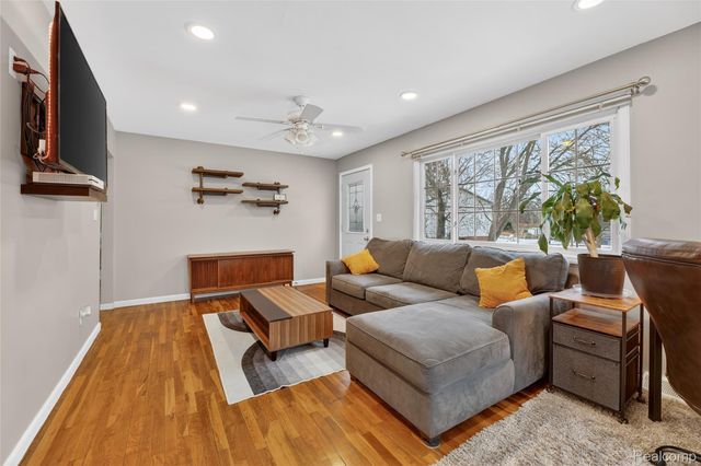 1059 Dunleavy Drive, Highland Charter Township, MI 48356