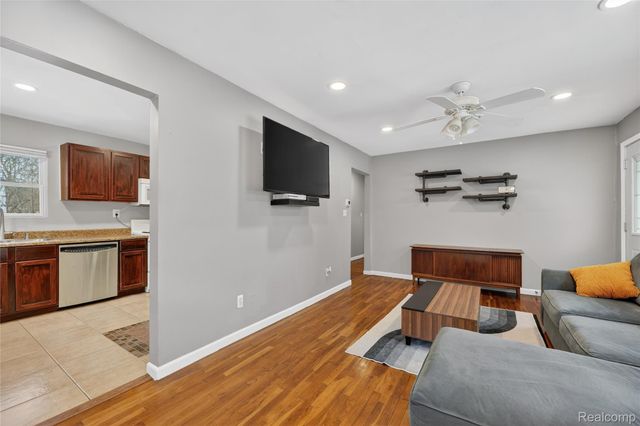 1059 Dunleavy Drive, Highland Charter Township, MI 48356