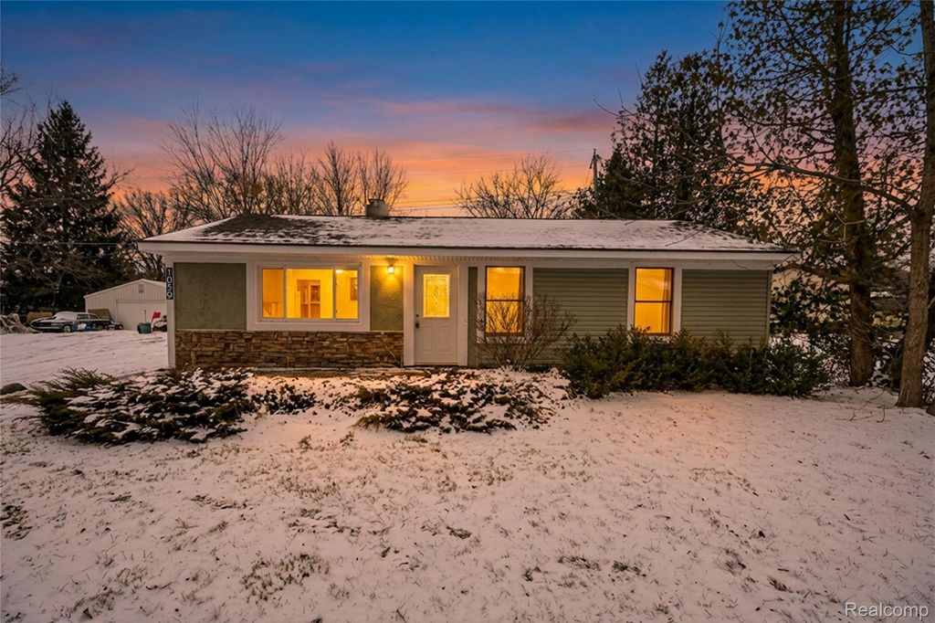 1059 Dunleavy Drive, Highland Charter Township, MI 48356