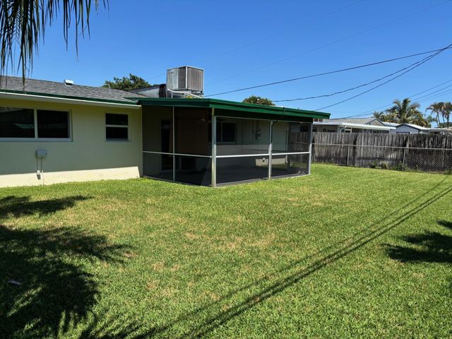 284 Cherry Street, Palm Beach Gardens, FL 33410