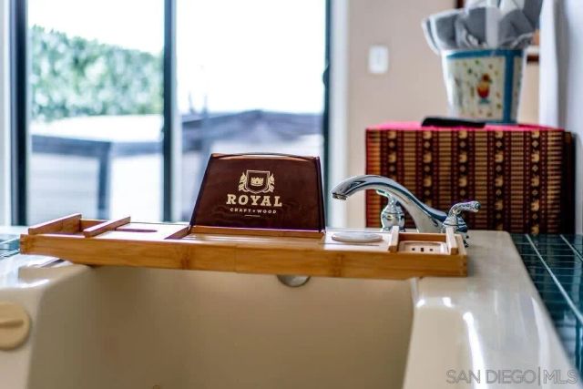 2110 Locust St, San Diego, CA 92106