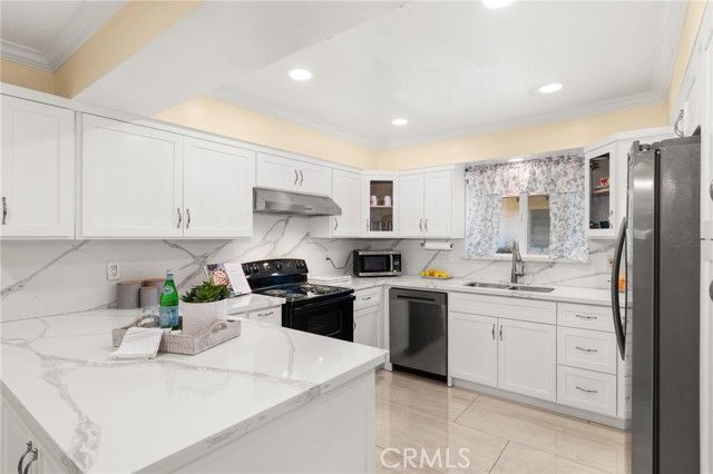 3139 E Chapman 3B, Orange, CA 92869