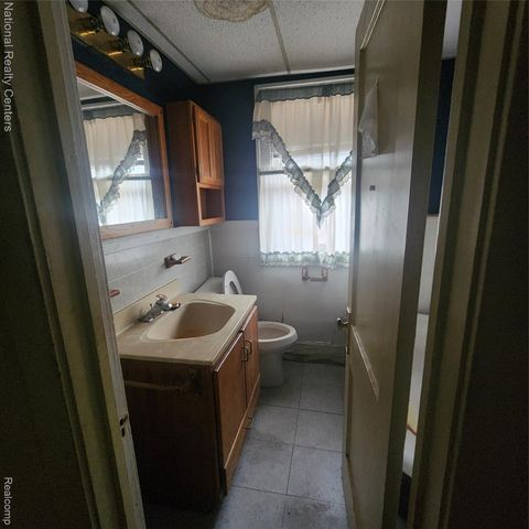 18128 Fleming Street, Detroit, MI 48234