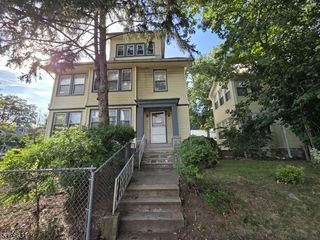 67 Parkview Ter, Newark City, NJ 07112
