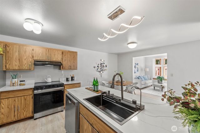 4302 155th St SW Unit A&B, Lynnwood, WA 98087