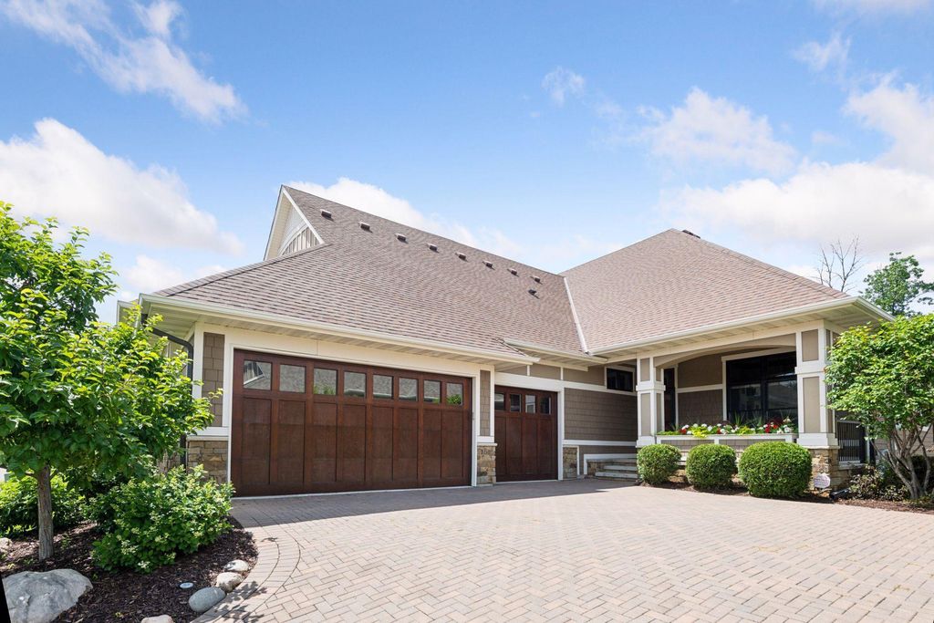 300 Bellwether Path, Wayzata, MN 55391