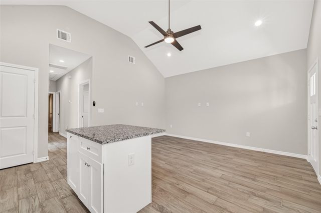 352 Westchase, Montgomery, TX 77316