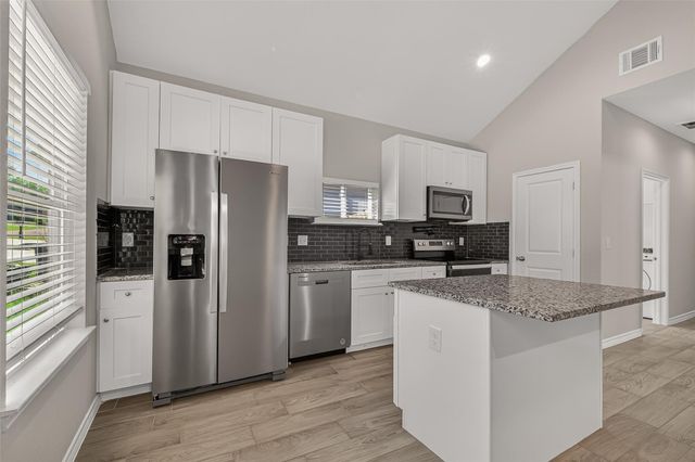 352 Westchase, Montgomery, TX 77316