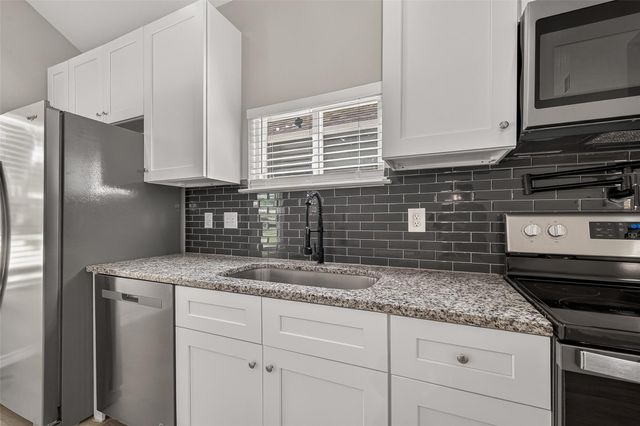 352 Westchase, Montgomery, TX 77316