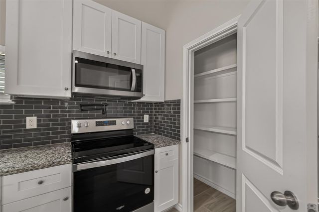 352 Westchase, Montgomery, TX 77316