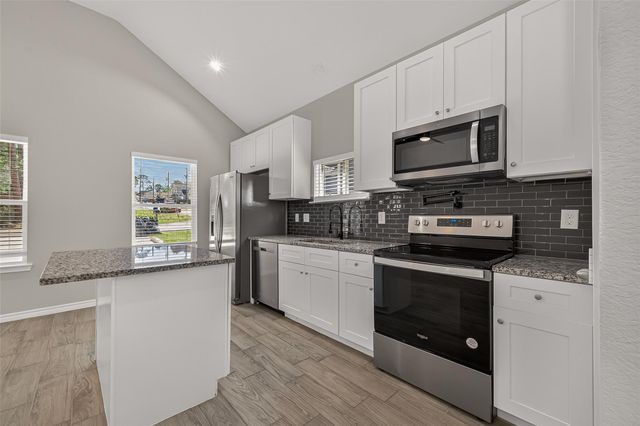 352 Westchase, Montgomery, TX 77316