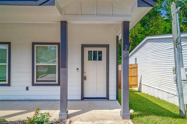 352 Westchase, Montgomery, TX 77316