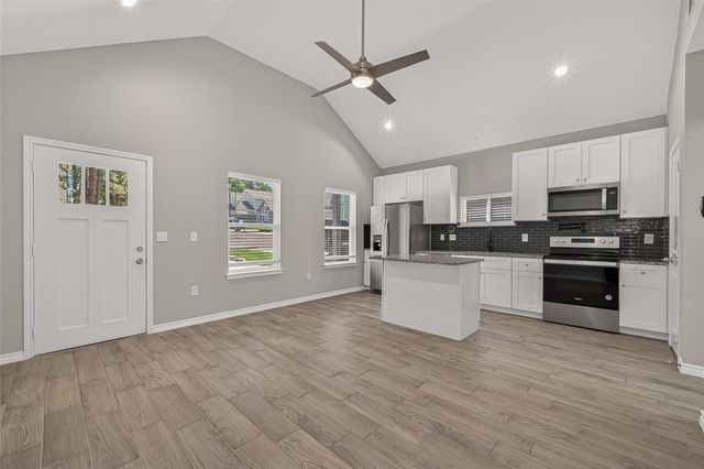 352 Westchase, Montgomery, TX 77316