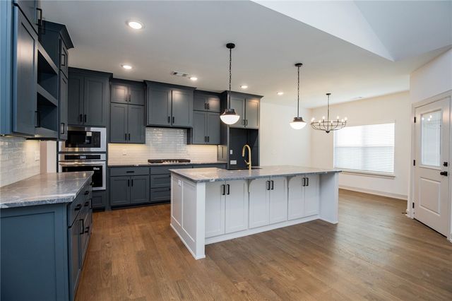 841 Bellagiola Avenue, Tontitown, AR 72762