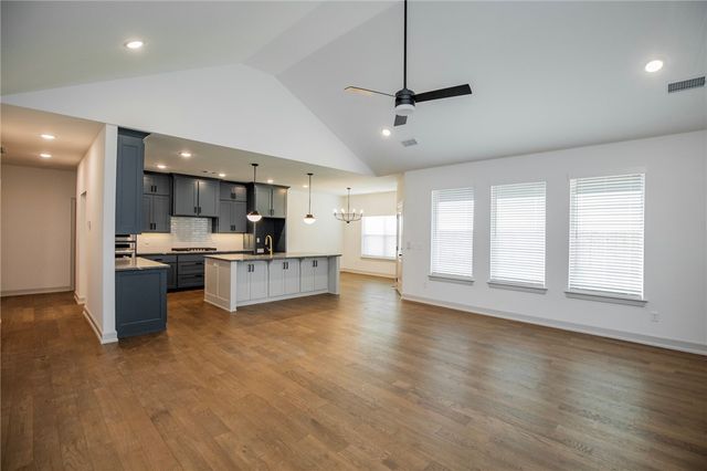 841 Bellagiola Avenue, Tontitown, AR 72762