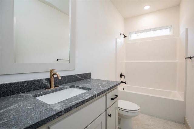 841 Bellagiola Avenue, Tontitown, AR 72762