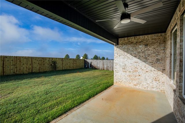 841 Bellagiola Avenue, Tontitown, AR 72762