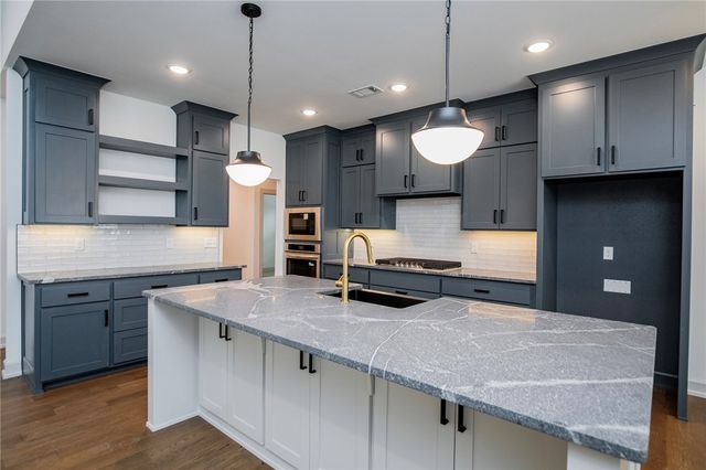 841 Bellagiola Avenue, Tontitown, AR 72762