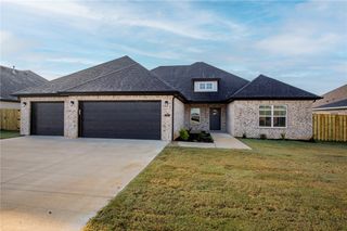 841 Bellagiola Avenue, Tontitown, AR 72762