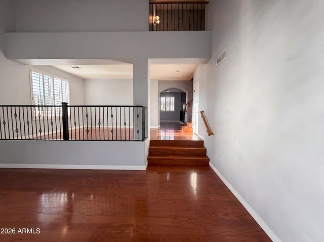 2113 W EAGLE FEATHER Road, Phoenix, AZ 85085