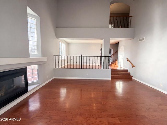 2113 W EAGLE FEATHER Road, Phoenix, AZ 85085