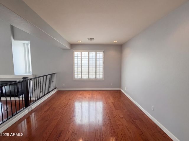 2113 W EAGLE FEATHER Road, Phoenix, AZ 85085