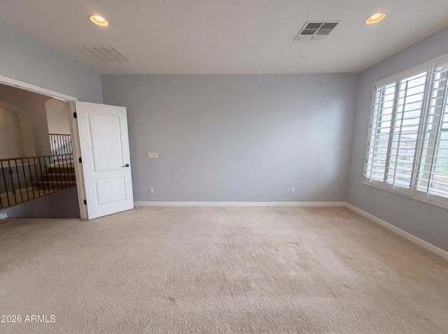 2113 W EAGLE FEATHER Road, Phoenix, AZ 85085