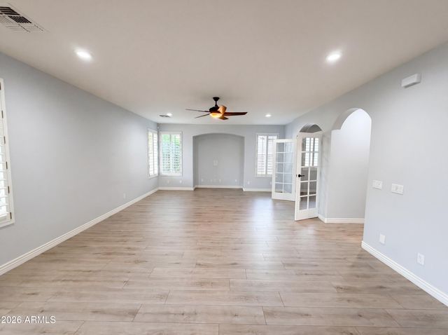 2113 W EAGLE FEATHER Road, Phoenix, AZ 85085