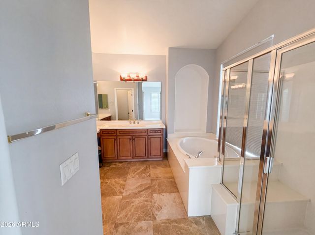 2113 W EAGLE FEATHER Road, Phoenix, AZ 85085