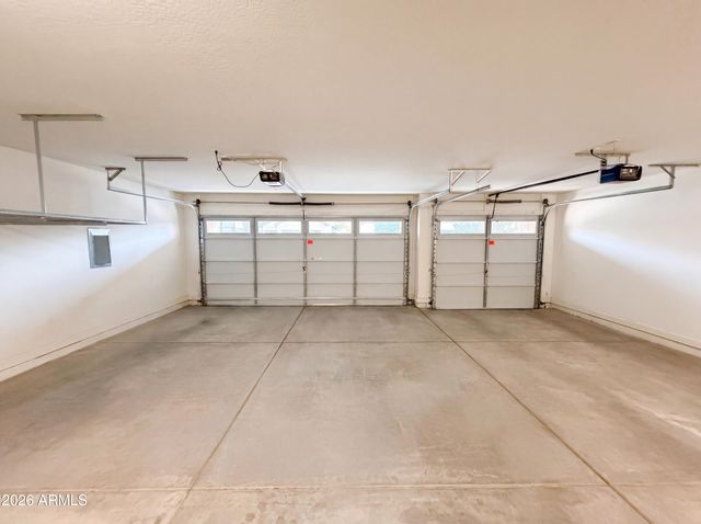 2113 W EAGLE FEATHER Road, Phoenix, AZ 85085