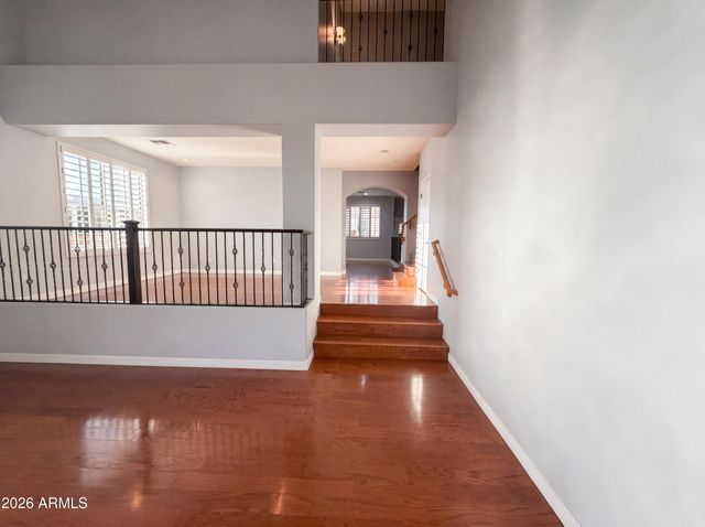 2113 W EAGLE FEATHER Road, Phoenix, AZ 85085