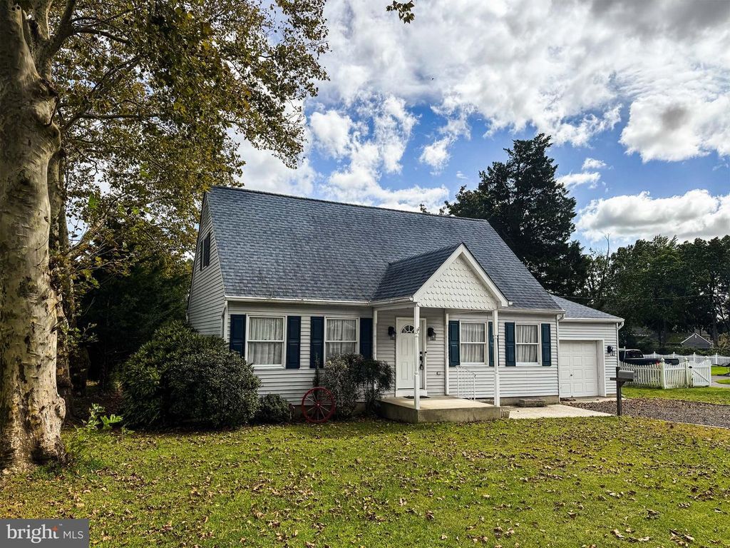 422 LINE ST, HAMMONTON, NJ 08037 — exterior