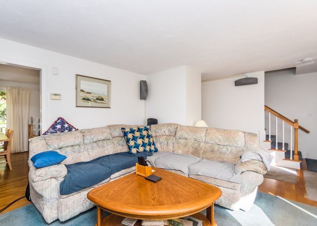 14 Ode Street, Waltham, MA 02451