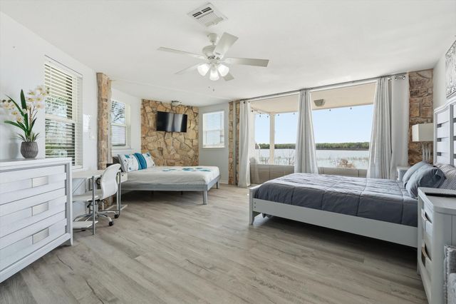 732 Blue Fathom Drive, Runaway Bay, TX 76426