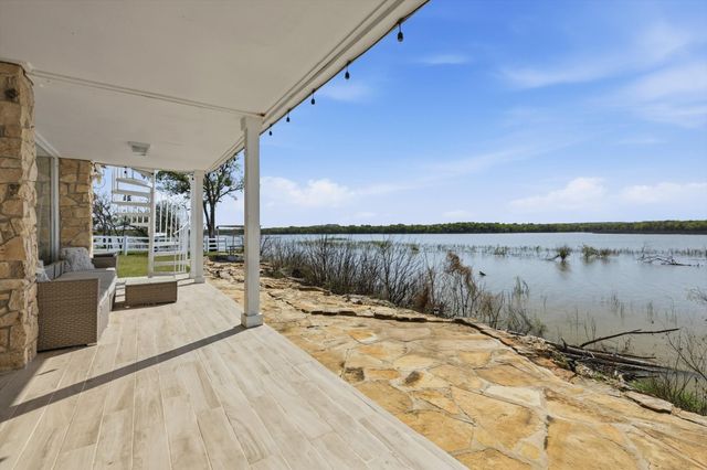 732 Blue Fathom Drive, Runaway Bay, TX 76426