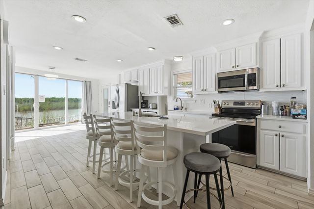 732 Blue Fathom Drive, Runaway Bay, TX 76426
