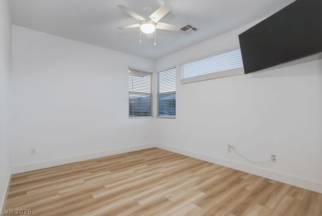 9958 Egan Valley Street, Las Vegas, NV 89166