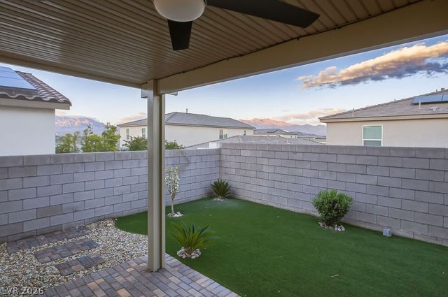 9958 Egan Valley Street, Las Vegas, NV 89166
