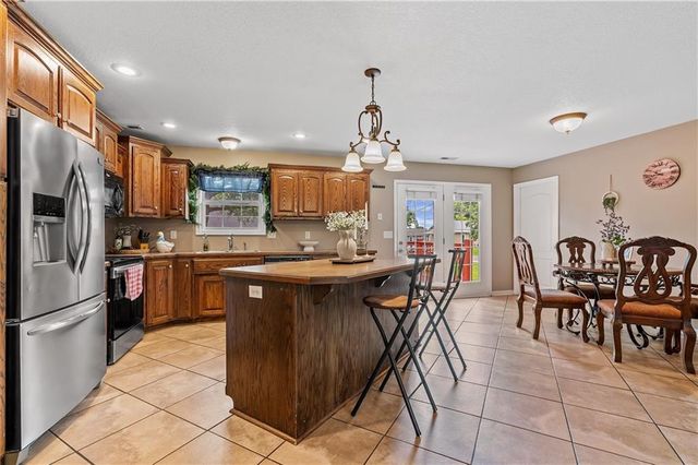 800 E North Main Street, Richmond, MO 64085