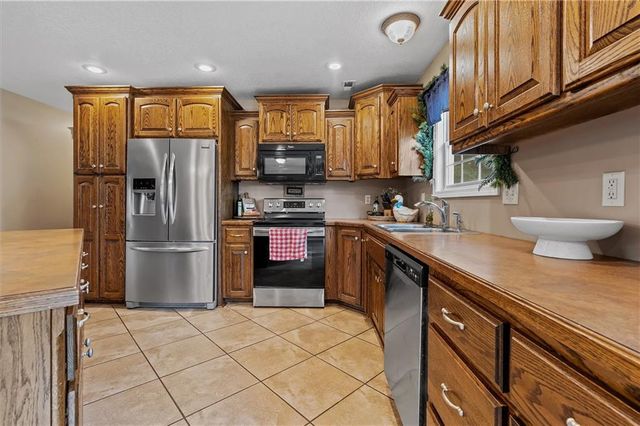 800 E North Main Street, Richmond, MO 64085