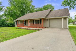 800 E North Main Street, Richmond, MO 64085