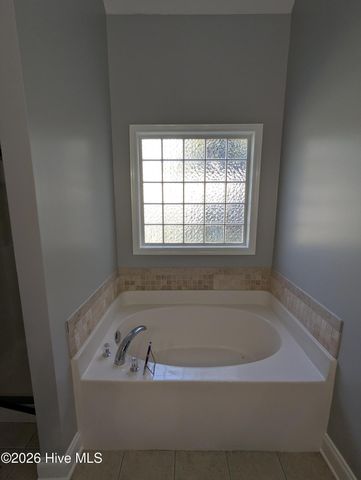 39 Shandy Way, Hampstead, NC 28443