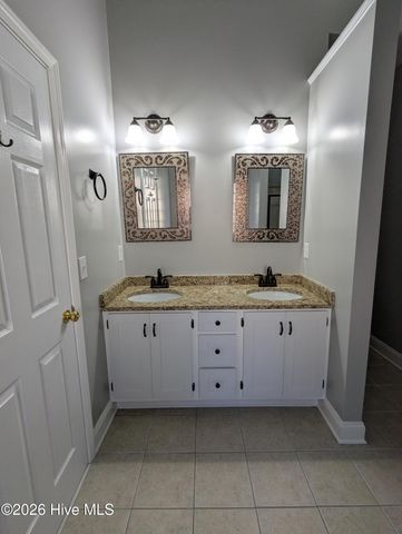 39 Shandy Way, Hampstead, NC 28443