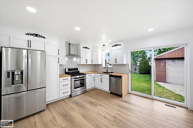 16209 Secretariat Street, Roseville, MI 48066